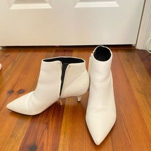 White boots, size 7, kitten heel